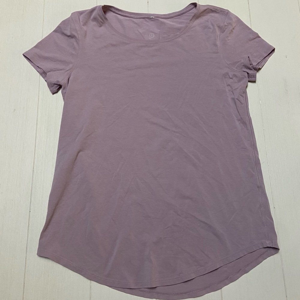 lululemon tee